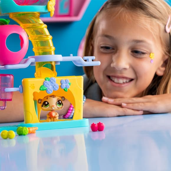 Игровой набор "Фабрика Развлечений" Littlest Pet Shop 00519 аксессуары и 2 фигурки, фабрика