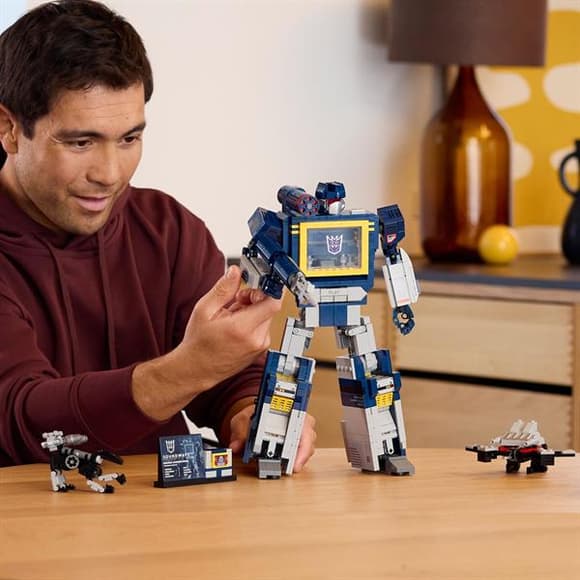 Конструктор LEGO Icons Transformers: Саундвейв (10358)