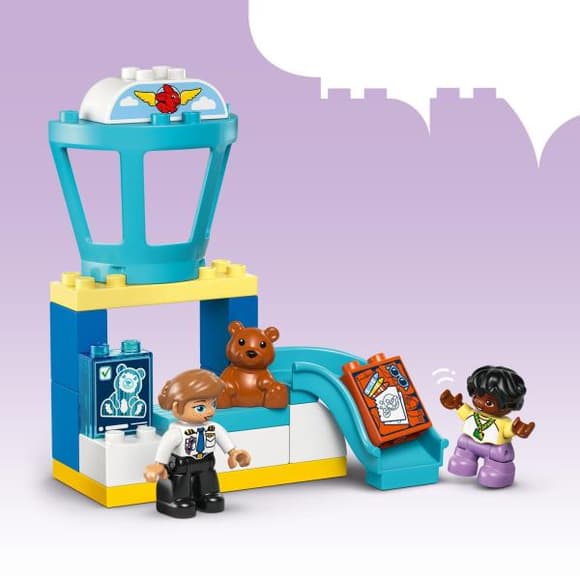 Конструктор LEGO DUPLO Town Впервые в аэропорту 23 детали (10443)