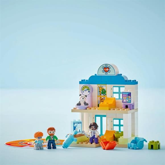 Конструктор LEGO DUPLO Town Уперше: візит до лікаря 65 деталей (10449)