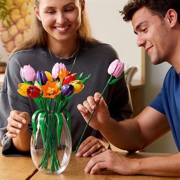Конструктор LEGO Botanicals Букет тюльпанів 576 Деталей (11501)