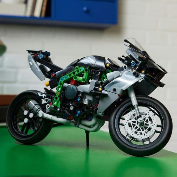 Конструктор LEGO Technic Мотоцикл Kawasaki Ninja H2R 643 детали (42170)