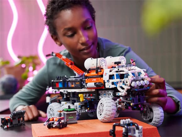 Конструктор LEGO Technic Марсохід команди дослідників 1599 деталей (42180)