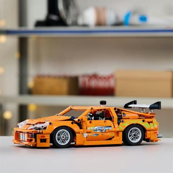 Ко нструктор LEGO Technic Fast and Furious Toyota Supra MK4 810 деталей (42204)