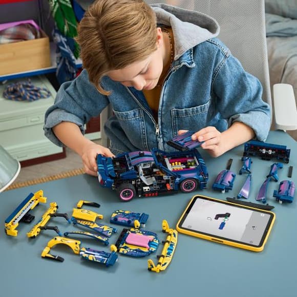 Конструктор LEGO® Technic Тюнінг-гараж з автомобілем Ford Mustang GT Іграшка (42236)