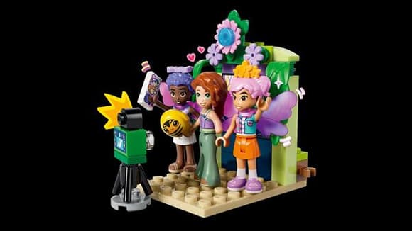 Конструктор LEGO® Friends Карусель із квітами й чашками та казкова фотобудка Іграшка, 321 деталь (42702)