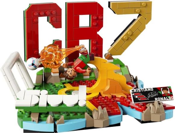 Конструктор LEGO® Editions Кріштіану Роналду — найкращі моменти футбольних матчів, 490 деталей (43012)