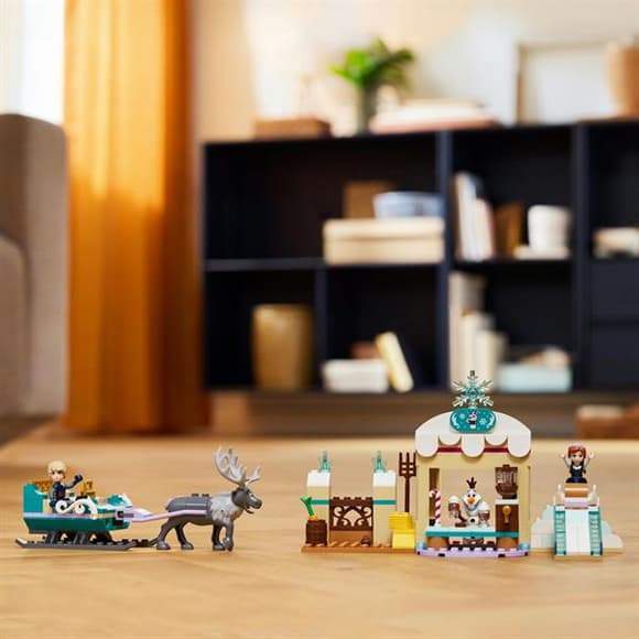 Конструктор LEGO Disney Крижане серце Пригоди Анни на санях 192 деталі (43256)