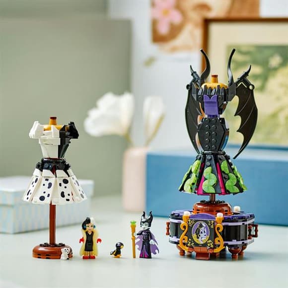 Конструктор LEGO Disney Villains Сукні Малефісенти та Лютелли де Віль 524 деталі (43262)