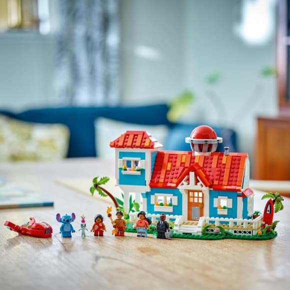 Конструктор LEGO Disney Пляжний будинок Ліло і Стіч 834 деталі (43268)
