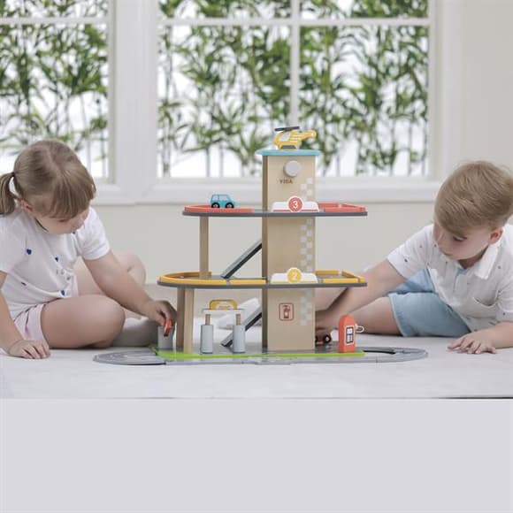 Дерев'яний паркінг Viga Toys з АЗС (44509)