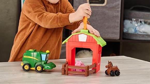 Конструктор John Deere Kids Збери трактор із загоном (47210)