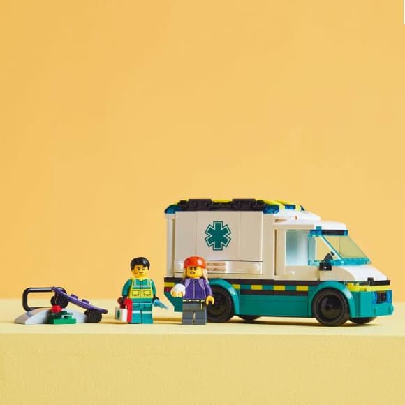 Конструктор LEGO City Скорая помощь 184 детали (60451)
