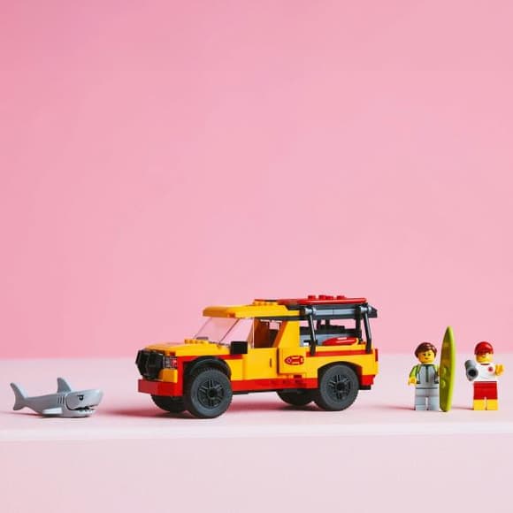 Конструктор LEGO City Пляжна рятувальна вантажівка 214 деталей (60453)