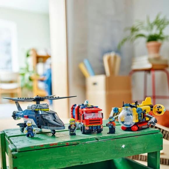 Конструктор LEGO City Ремикс вертолетов, пожарных машин и подлодок 874 детали (60462)