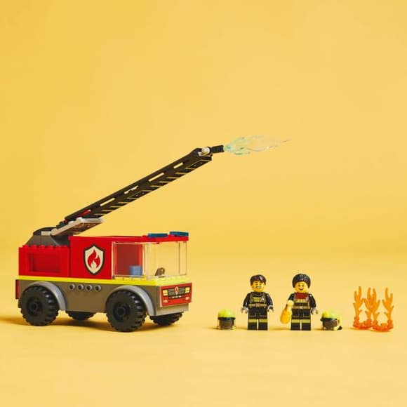 Конструктор LEGO City Пожарная машина с лестницей 82 детали (60463)