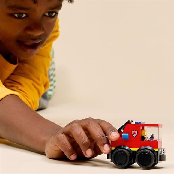 Конструктор LEGO City Автівки — Пожежна машина 67 Деталей (60482)