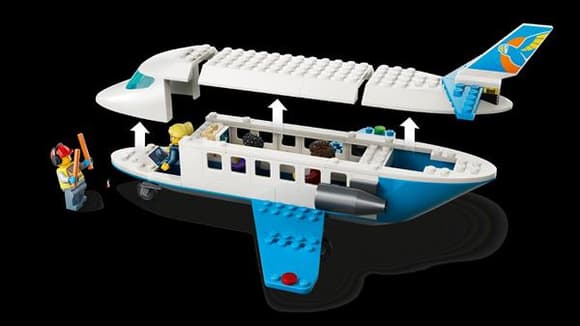 Конструктор LEGO® City Пассажирский самолёт — конструктор игрушечного самолёта, 118 деталей (60492)