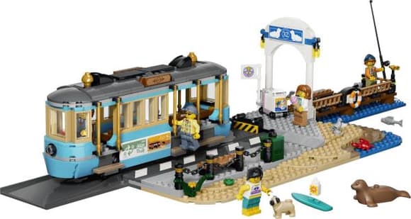 Конструктор LEGO® City Классический трамвай до пляжа — игрушечные поезда, 693 детали (60506)