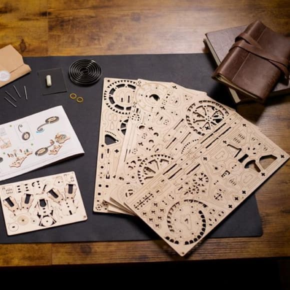 Деревянный механический 3D конструктор Ugears Часы-двигатель (70217)