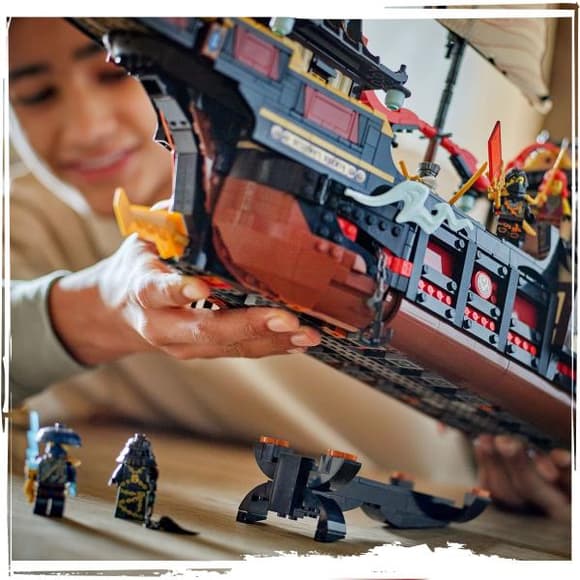 Конструктор LEGO NINJAGO Щедрость храма 2387 деталей (71848)
