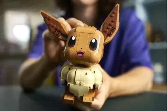 Конструктор LEGO® Pokemon™ Іві Набір для конструювання моделі для геймерів, 585 деталей (72151)