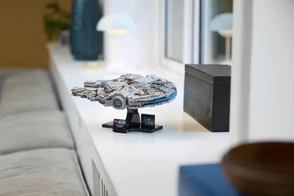 Конструктор LEGO Star Wars Тысячелетний сокол (75375)