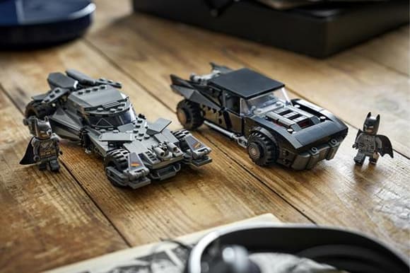 Конструктор LEGO® DC Batman™: Бетмен: Бетмобіль 330деталей (76332)