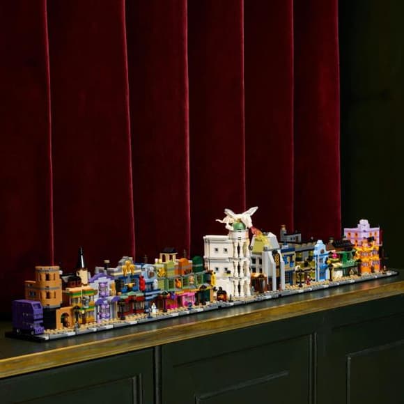 Конструктор LEGO Harry Potter Аллея Диагон Колдовские магазины 2750 деталей (76444)