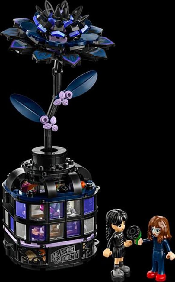 Конструктор LEGO Wednesday Цветок черной георгины 358 деталей (76784)