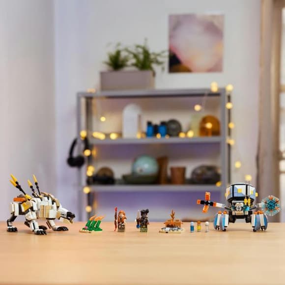 Конструктор LEGO Horizon Aloy и Varl против Shell-Walker и Sawtooth 768 деталей (77037)