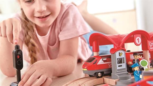 Іграшкова залізниця Hape Місто 51 ел. (E3730)