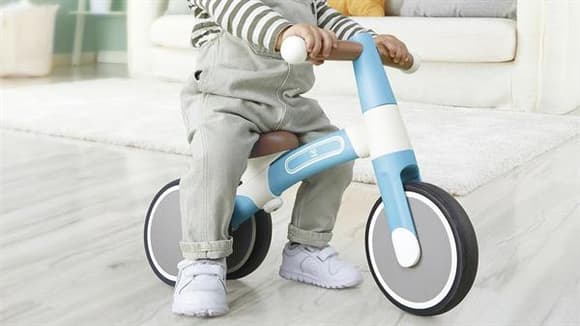 Біговел Hape Перша поїздка триколісний 7" блакитний (E8652)