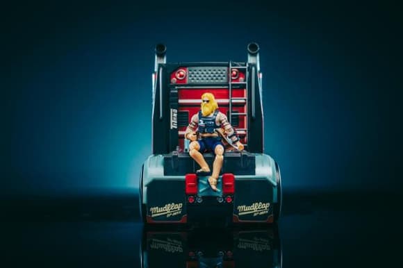 Машинка на радіокеруванні Fortnite Тягач із фігуркою Джонсі 10 см (FNT0733)